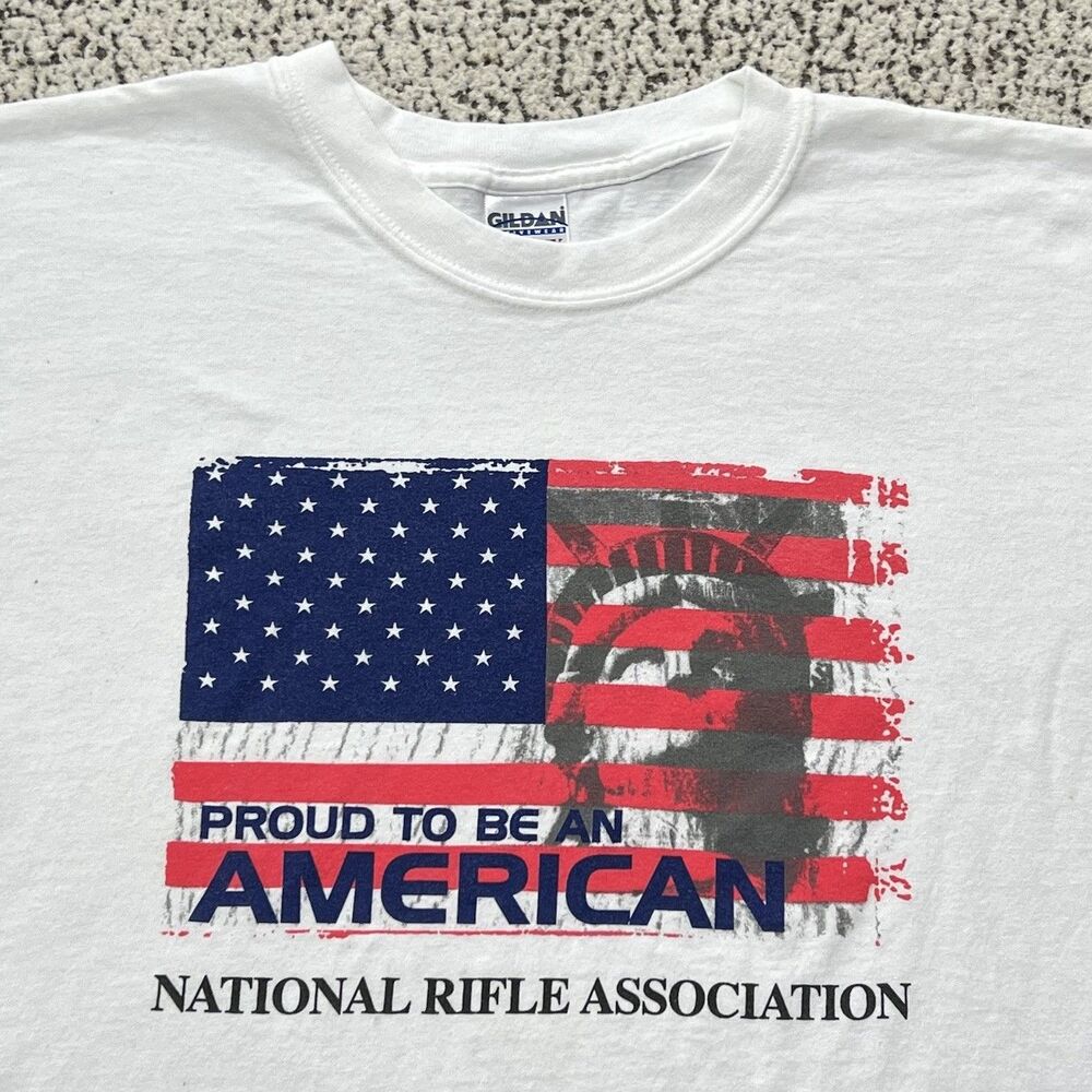 VTG National Rifle Association NRA Mens Large White Proud American USA Flag READ